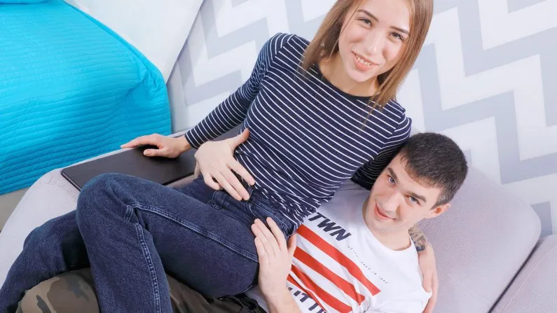 Ria Couple lấp đầy tổ ấm tình yêu với ham muốn.