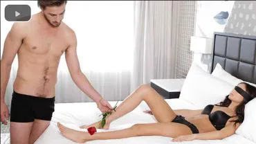 Lãng mạn và hoa hồng.