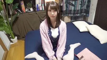 Amateur de candidature, premier tournage AV 72 Actrice de comédie musicale dans un film AV?? Un naturel lascif caché derrière un look mignon et pur♪ Manipule les hommes avec une maîtrise de la hanche comparable à celle d'un acteur♪