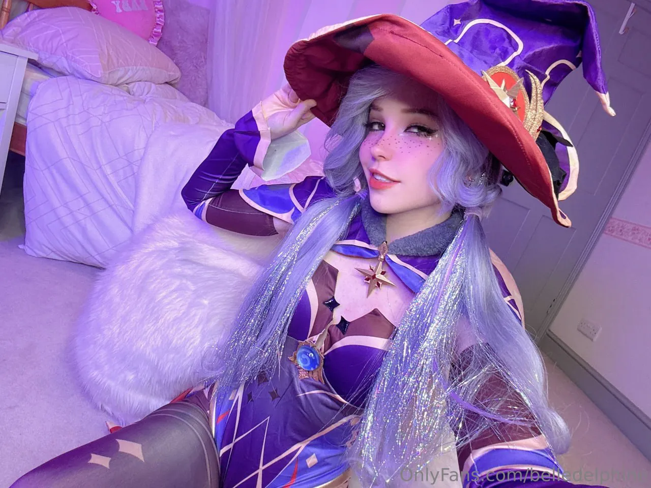 Belle Delphines Mona Cosplay