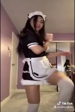 Allecakes sexy Maid kann auch tanzen
