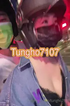 Xinyi Zhao Youting ~ ne porte un tel déguisement en vélo, ne sera-t-il pas arrêté ?