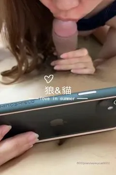 En mangeant une grosse bite tout en regardant un drama~