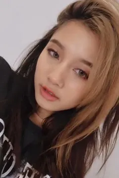长得好看，做什么表情都好看～