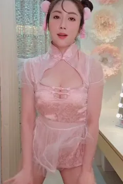 jeannine_chen～裙子超短好容易走光