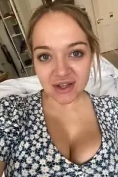 Lana Wolf等待小鲜肉登门造访