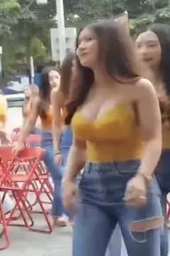 ALL THOSE DAMN FINE HOTTIES