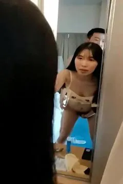 小情侣在旅馆到处干1