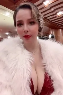 【Taiwan-Busty-Web-Celebrity - Xiangling】Die Eltern kommen zum Vorschein