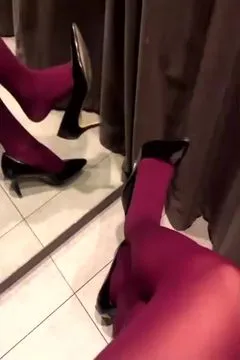 Superschlampige Cuckold-Ehefrau „Dark Green Shore“ ~ Die ultimative Versuchung von Strümpfen und High Heels