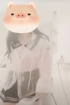 薄纱水手服，正妹湿身了