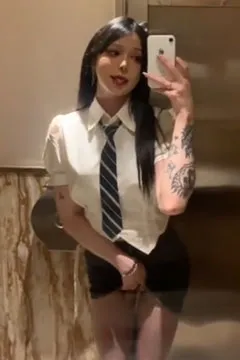 Trägt man Uniformen auch an?