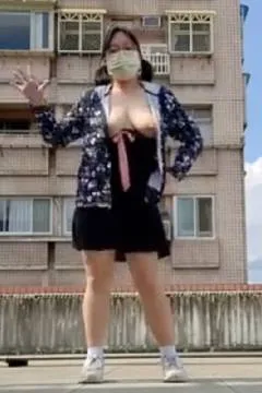 巨乳妹子Claire0607018这样跳健康操你们给几分？