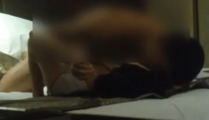 Série de jeunes hommes du Guangdong : une petite belle-sœur particulièrement coquine, hôtel, déguisement, séduction, baisers
