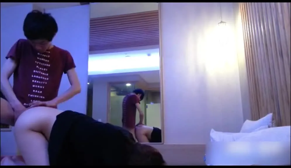 Die lang anhaltende geheime Liebe zu einem sexy Mädchen, das zusammen mit mir zu viel getrunken hat, und in einem Hotelzimmer, das ich mir aussuchen kann, ist wirklich sexy!