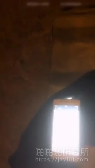 Demander au chauffeur de venir se faire baiser sur un chantier à minuit et de pisser directement par terre