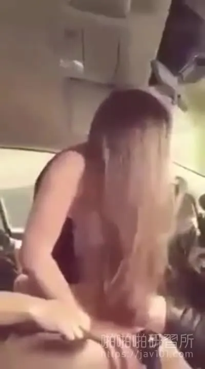 Chick's Driving While Getting Her Pussy Eaten Out