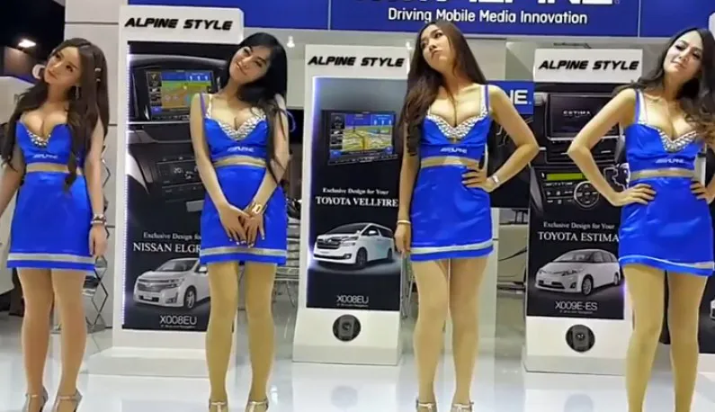 [Asie du Sud-Est] Les mannequins de voiture sautent jusqu'à ce que leurs seins soient sur le point de sortir !! Chacun est une arme de poitrine humaine ~