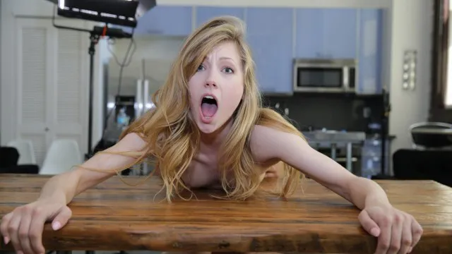 IVY WOLFES ERSTE SZENE! Die entzückende Blondine Ivy Wolfe ist sexsüchtig