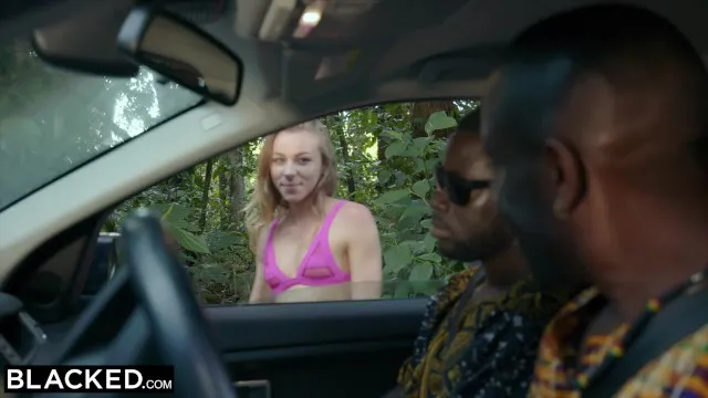 BLACKED Petite Blonde Bị Chinh Phục Bởi Hai Quái Vật BBC