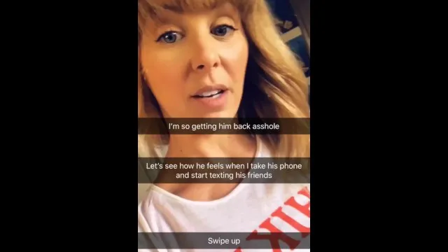 MILF quay cùng bạn trai của con trai kế trực tiếp trên Snapchat