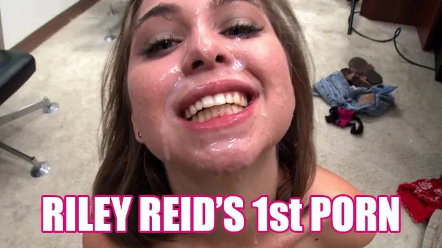 BANGBROS - Halb puertoricanisch, halb dominikanisch Teen PAWG Riley Reid