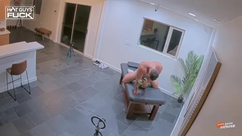Heiße Jungs ficken Watermelanie Hinter den Kulissen