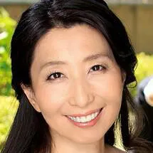 楠由贺子